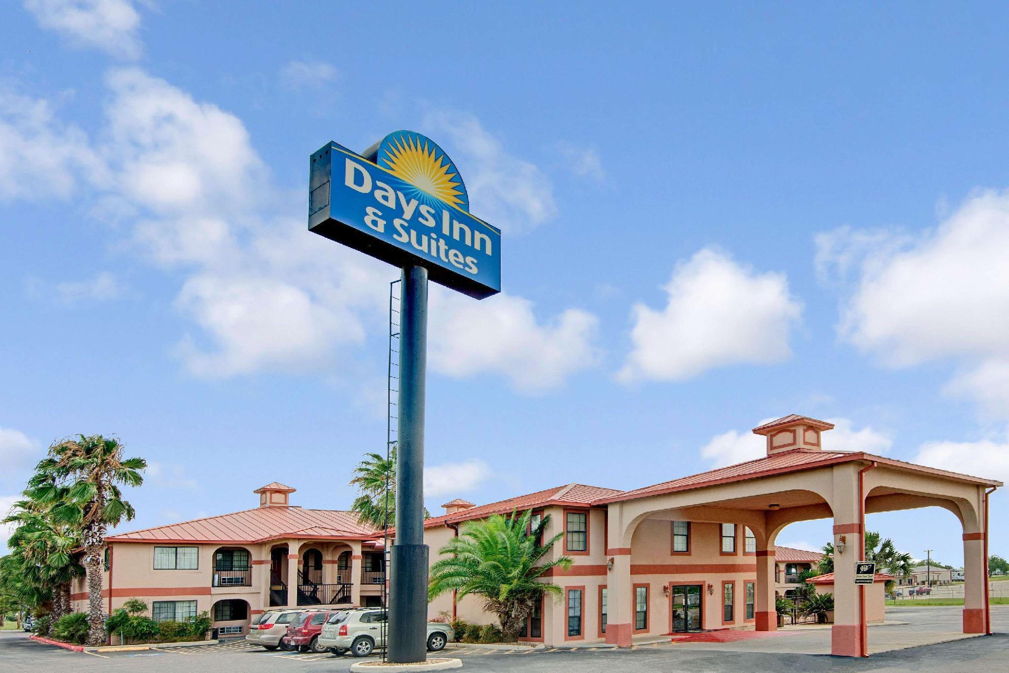 Days Inn & Suites By Wyndham Braunig Lake Elmendorf Экстерьер фото