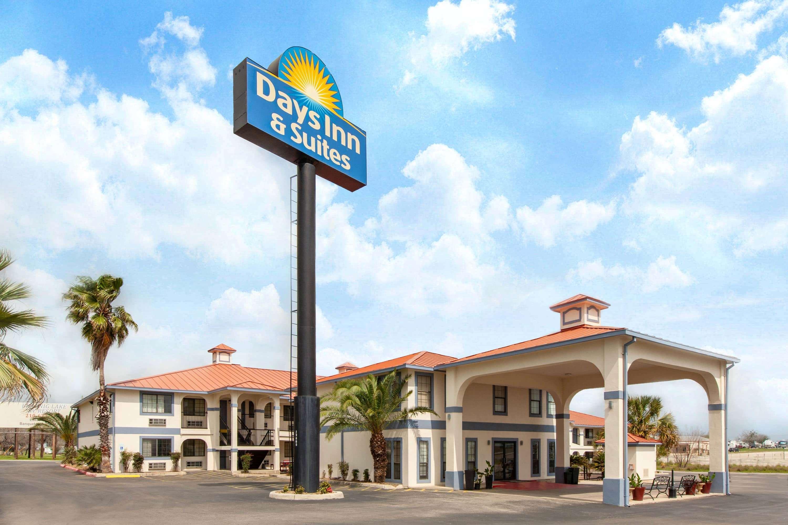 Days Inn & Suites By Wyndham Braunig Lake Elmendorf Экстерьер фото